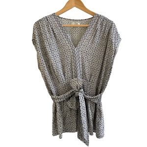 ★ Max Studio | V-neck peplum blouse, size L ★